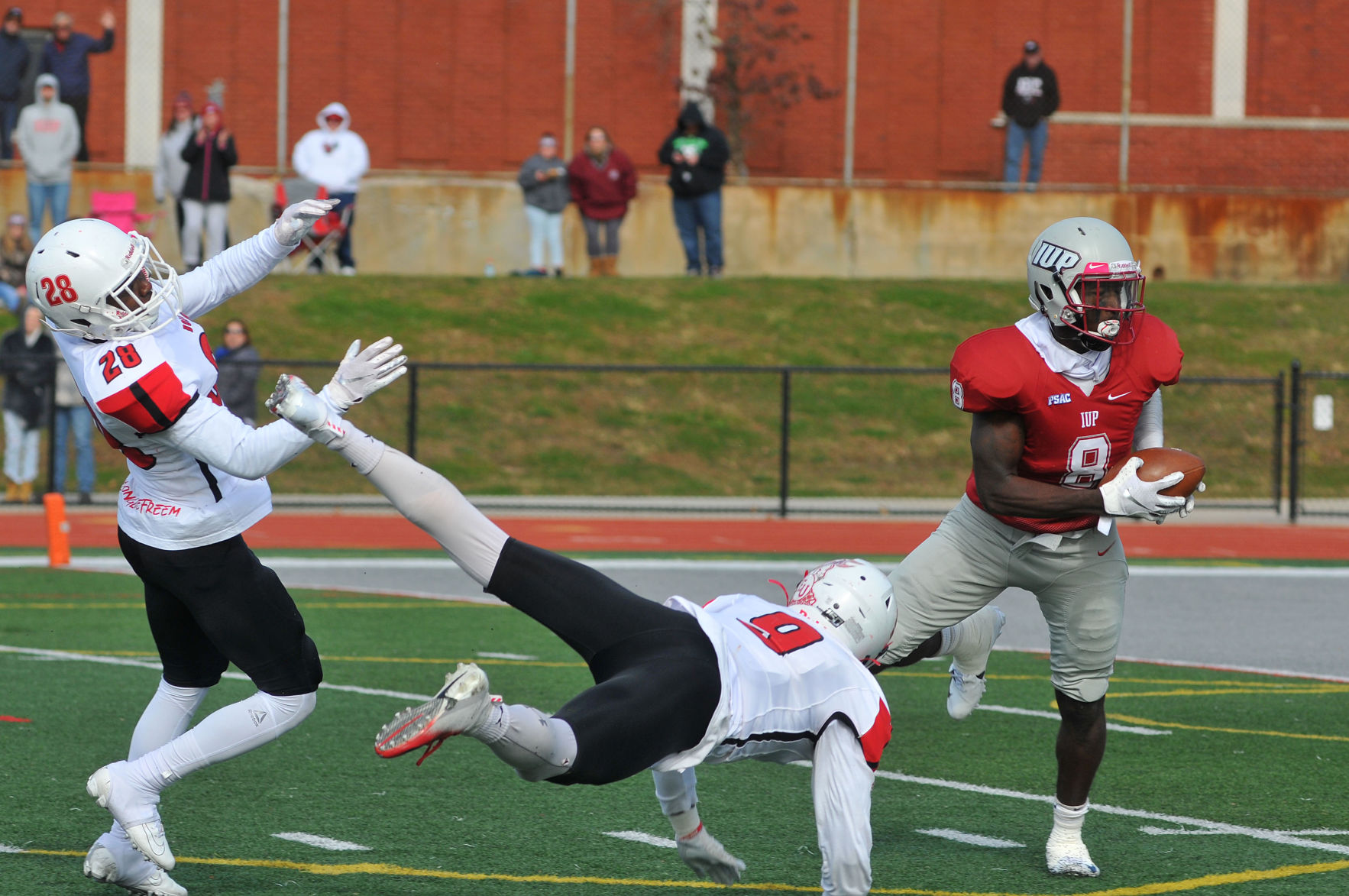 IUP 35, Edinboro 6 755